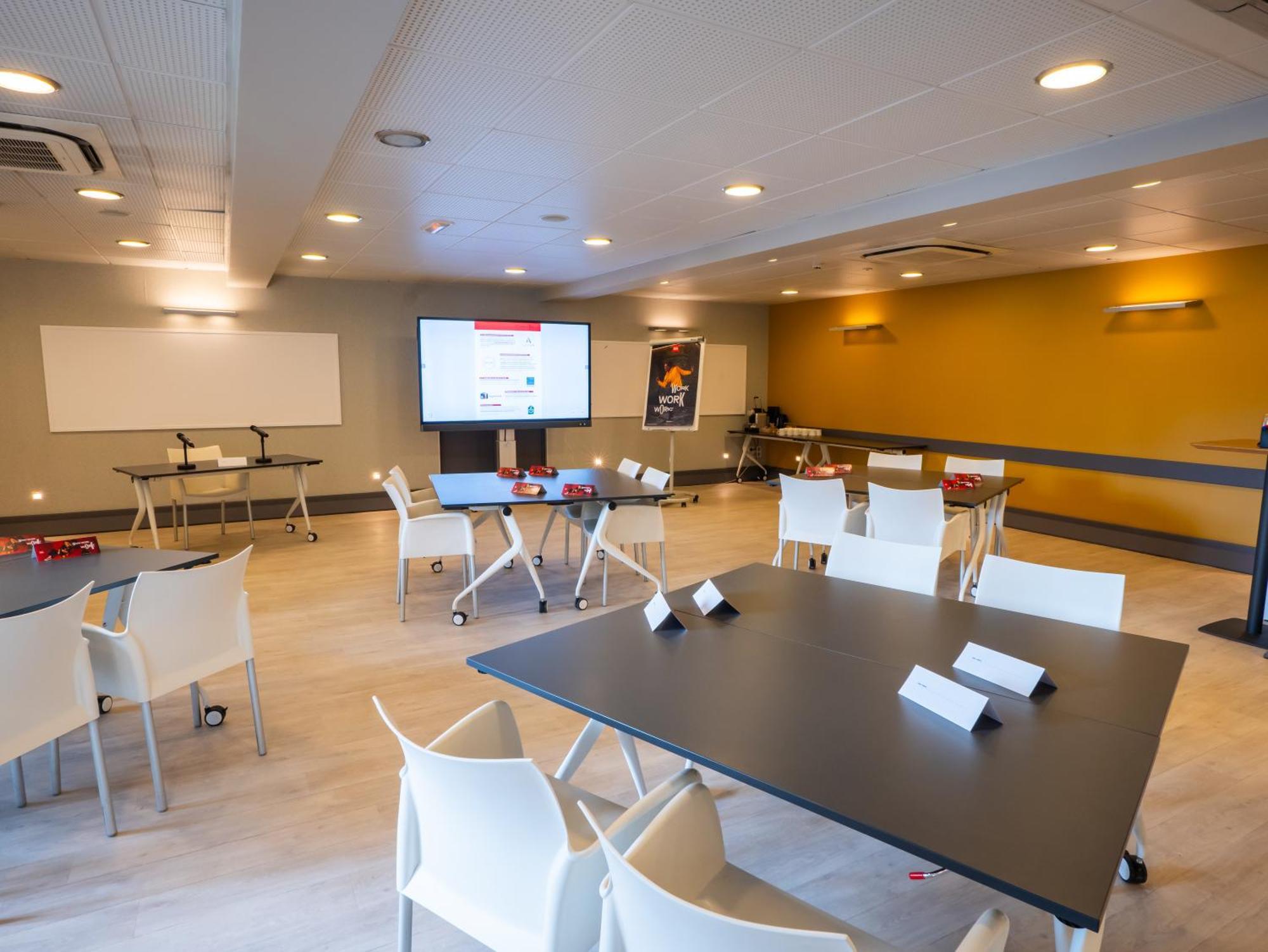 Hotel Ibis Dijon Gare Esterno foto